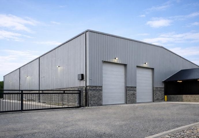 Commercial steel warehouse building in Ontario